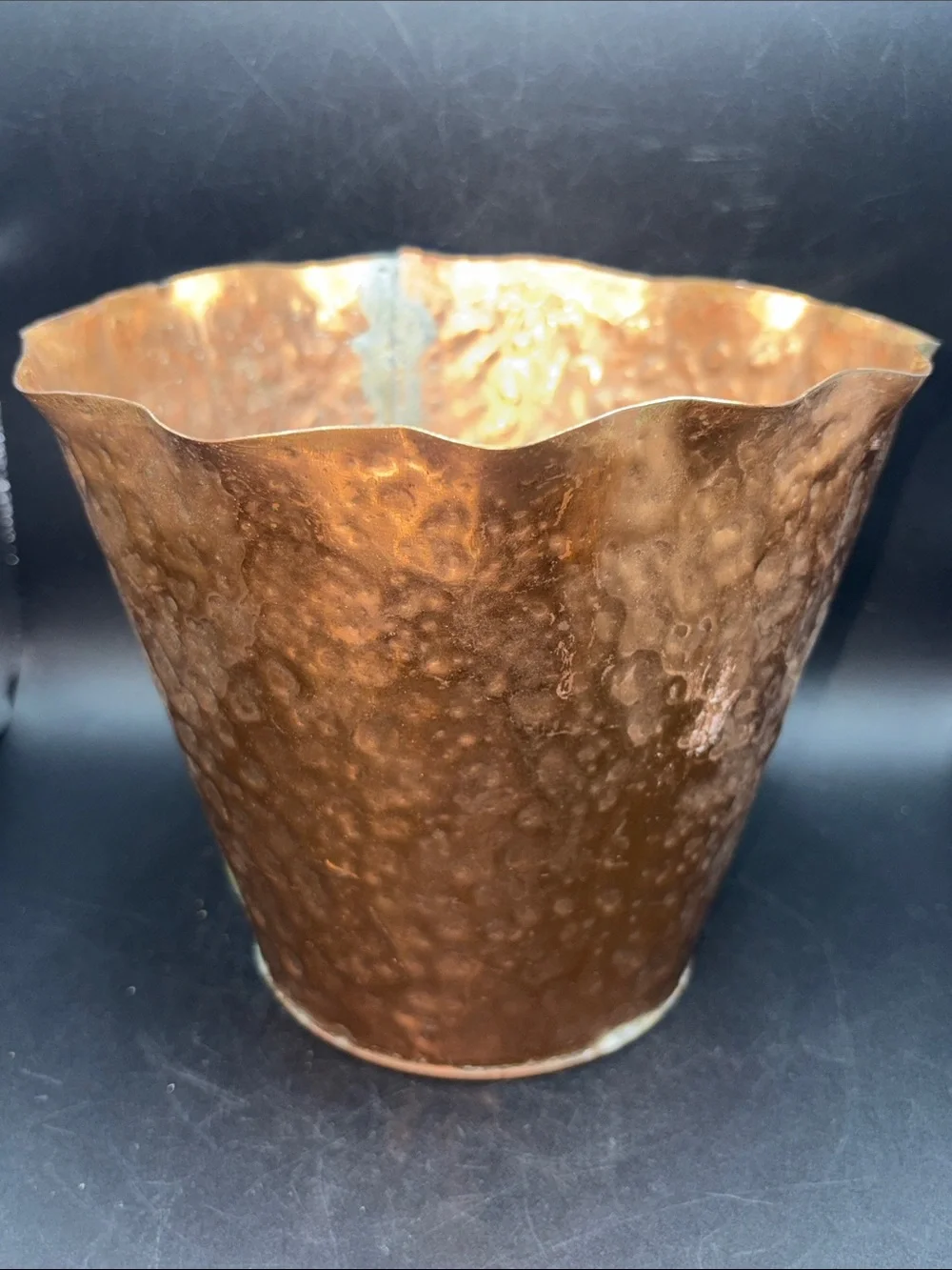 Artistic MFG Co. Vintage Solid Copper Hammered Ruffle Rim Vase Vessel Planter